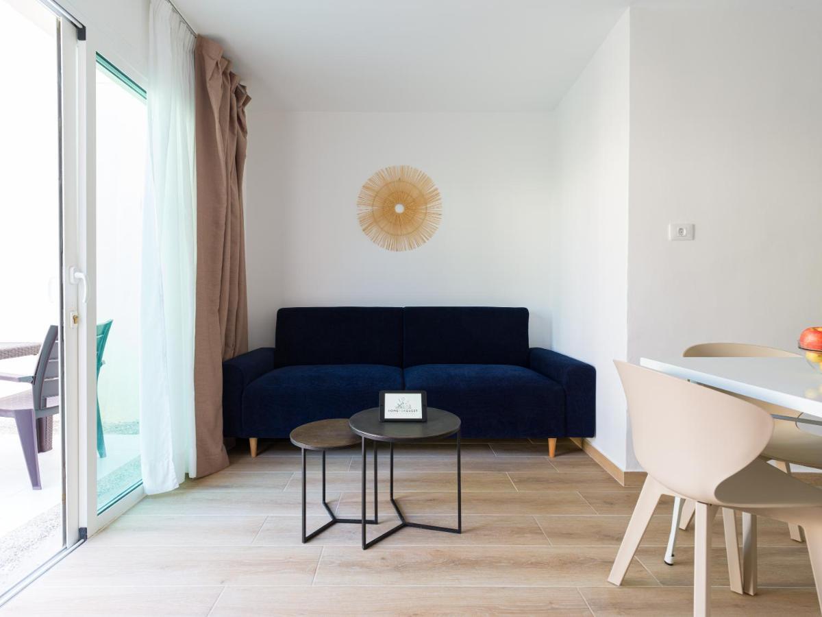 Apartment Homeforguest Moderno Con Piscina En